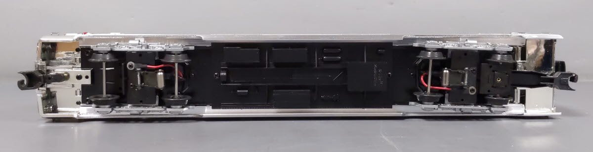 K-Line K4601-20001C O Millennium Aluminum Club Car #2000/2001 w/Display Base LN/Box