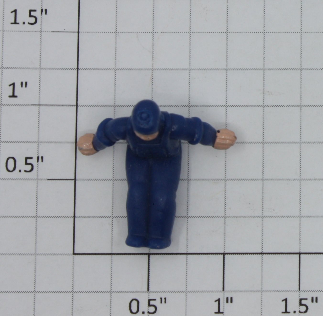 Lionel 50-83 O Gauge Blue Rotating Seated Crew Figure Painted