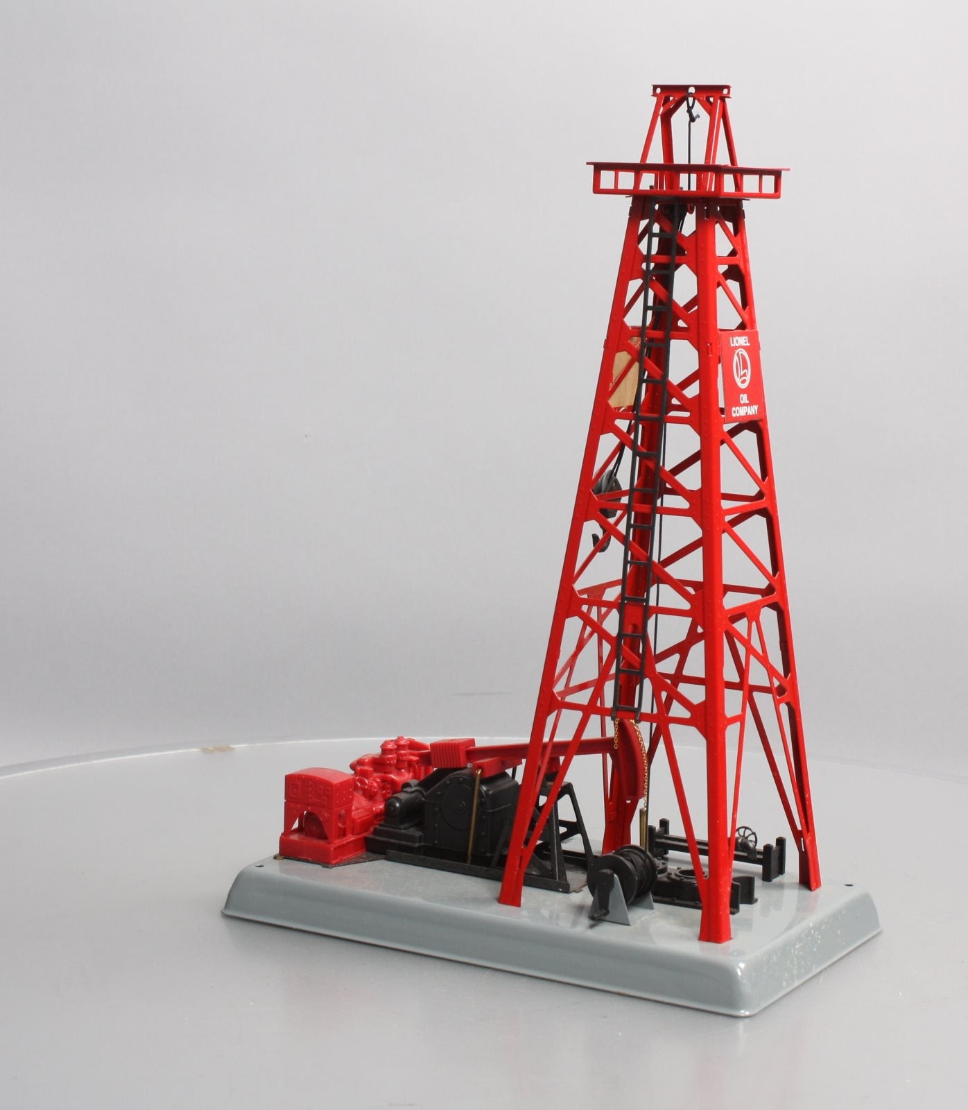 Lionel 6-12848 O Gauge Red Operating Oil Derrick LN/Box