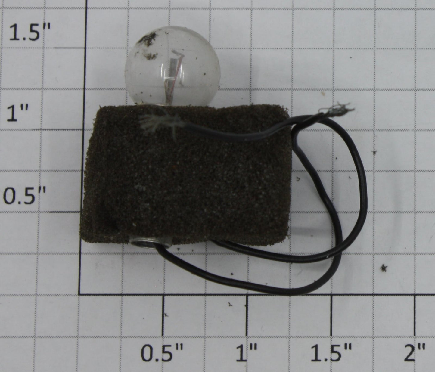 Lionel 8379-16 Fire Car Light Bulb, Socket, & Sponge Assembly