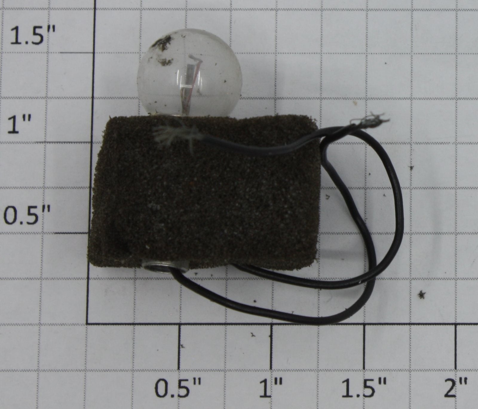 Lionel 8379-16 Fire Car Light Bulb, Socket, & Sponge Assembly