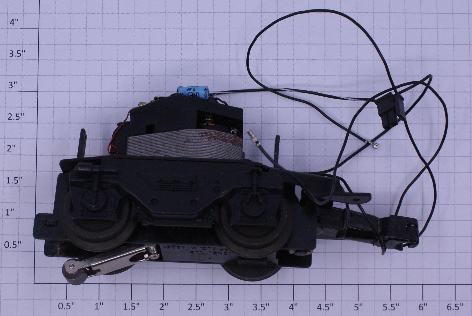 Lionel 18240-100 Dash-8 CC 4-Wheel Motor Truck with AC Motor