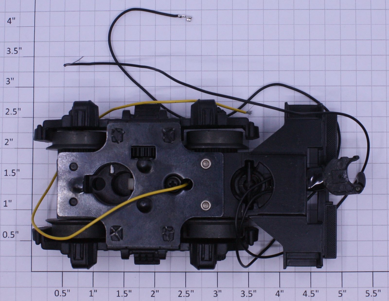 Lionel 18870-150 Motor Truck with Black Sides and Collector Assembly