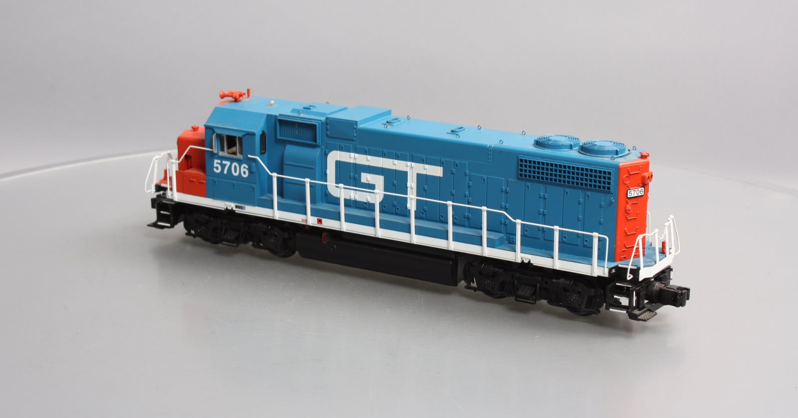MTH 20-20072-1 O Gauge Grand Trunk GP38-2 Diesel Engine #5704 w/PS 2.0
