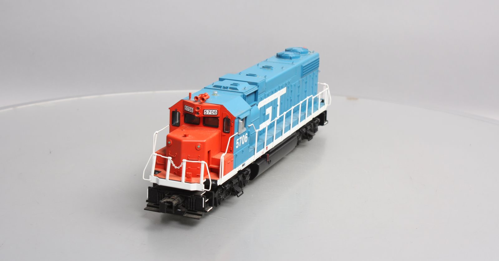 MTH 20-20072-1 O Gauge Grand Trunk GP38-2 Diesel Engine #5704 w/PS 2.0
