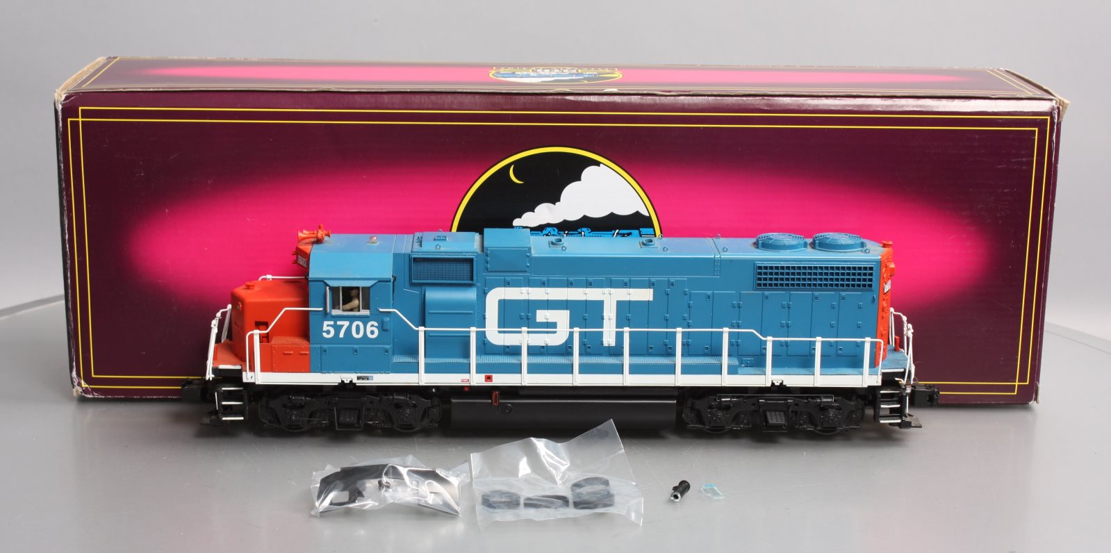 MTH 20-20072-1 O Gauge Grand Trunk GP38-2 Diesel Engine #5704 w/PS 2.0