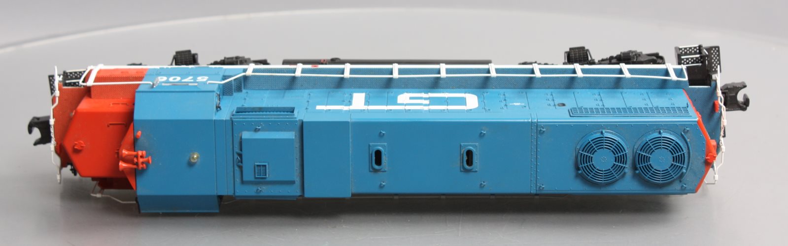 MTH 20-20072-1 O Gauge Grand Trunk GP38-2 Diesel Engine #5704 w/PS 2.0