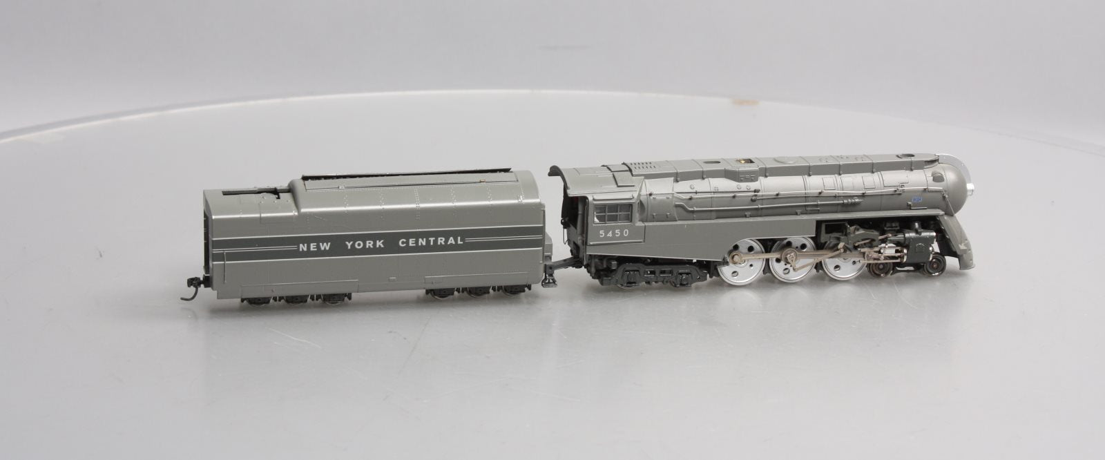 MTH 80-3232-1 HO New York Central 4-6-4 Dreyfuss Steam Engine w/PS 3.0 #5450 DCC
