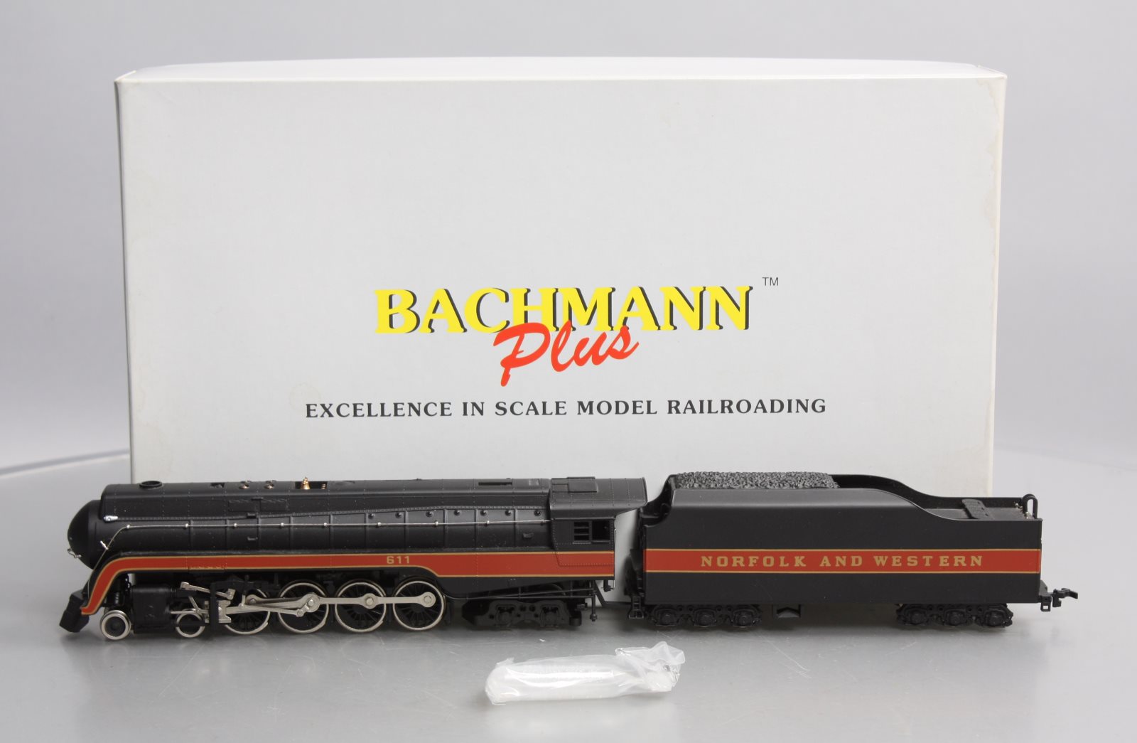 Bachmann 11316 HO Norfolk & Western 4-8-4 Locomotive Bachmann 11316 HO Norfolk & Western 4-8-4 Locomotive