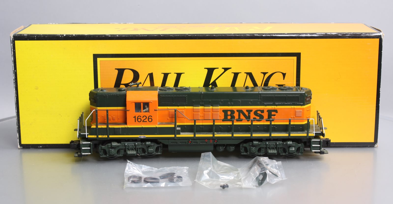 MTH 30-2983-1 O Gauge BNSF GP-9 Diesel Engine #1626 with Proto-Sound 2.0