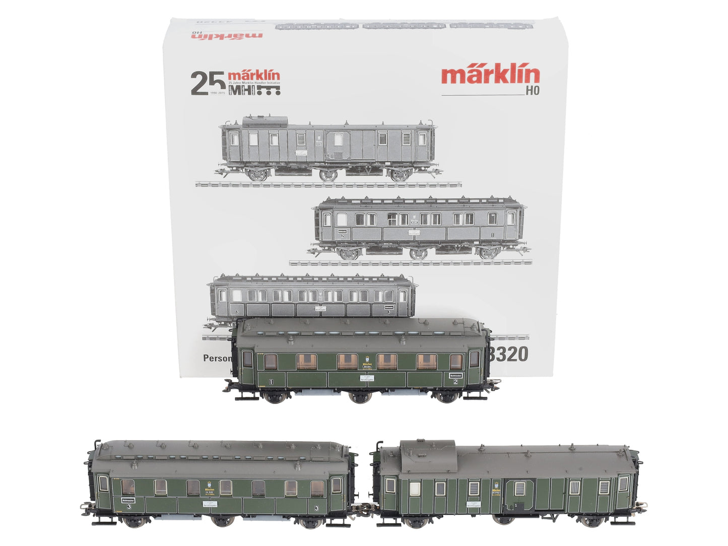 Marklin 43320 HO Royal Bavarian State Railroad 3-Axle Passenger Cars Set
