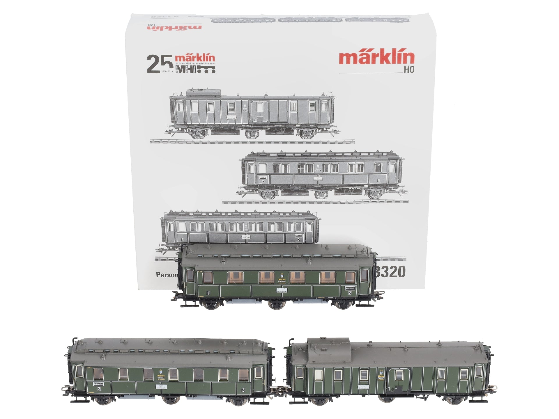 Marklin 43320 HO Royal Bavarian State Railroad 3-Axle Passenger Cars Set