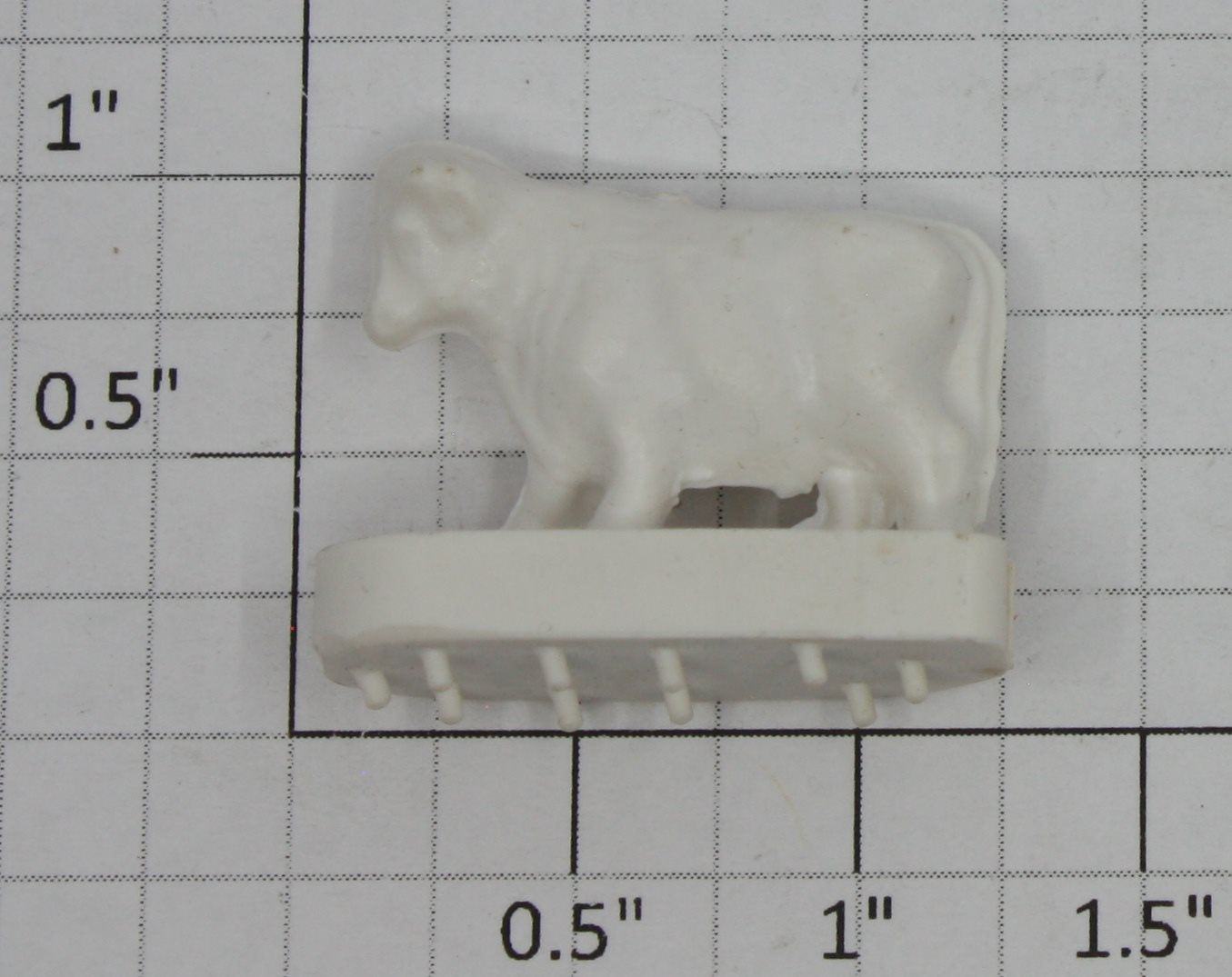 Lionel 3656-34 White Operating Cattle Cow Figures