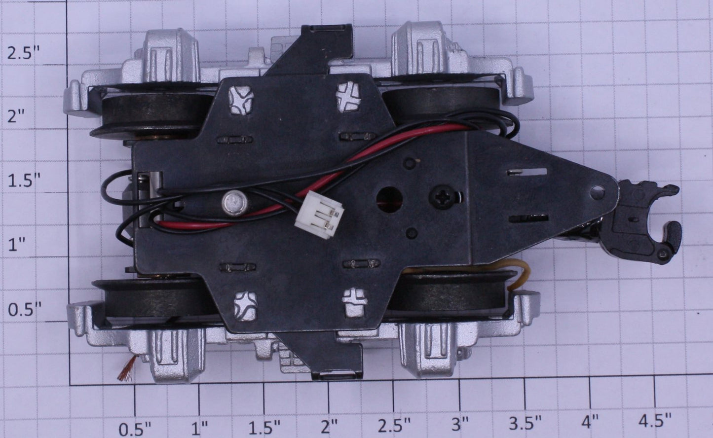 Lionel 18198-590 F-3B Silver 4-Wheel Dummy Truck with Coil Coupler