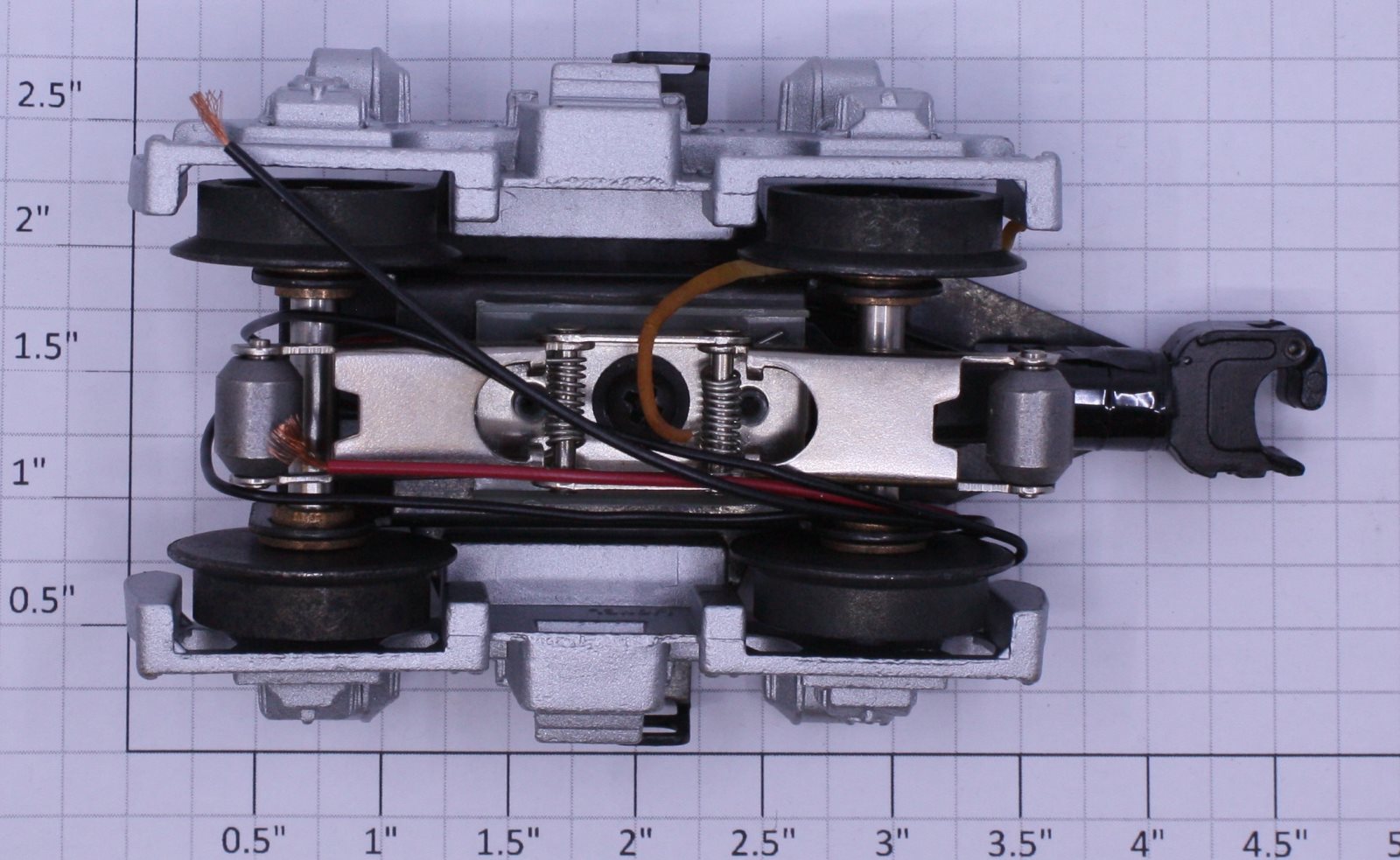 Lionel 18198-590 F-3B Silver 4-Wheel Dummy Truck with Coil Coupler