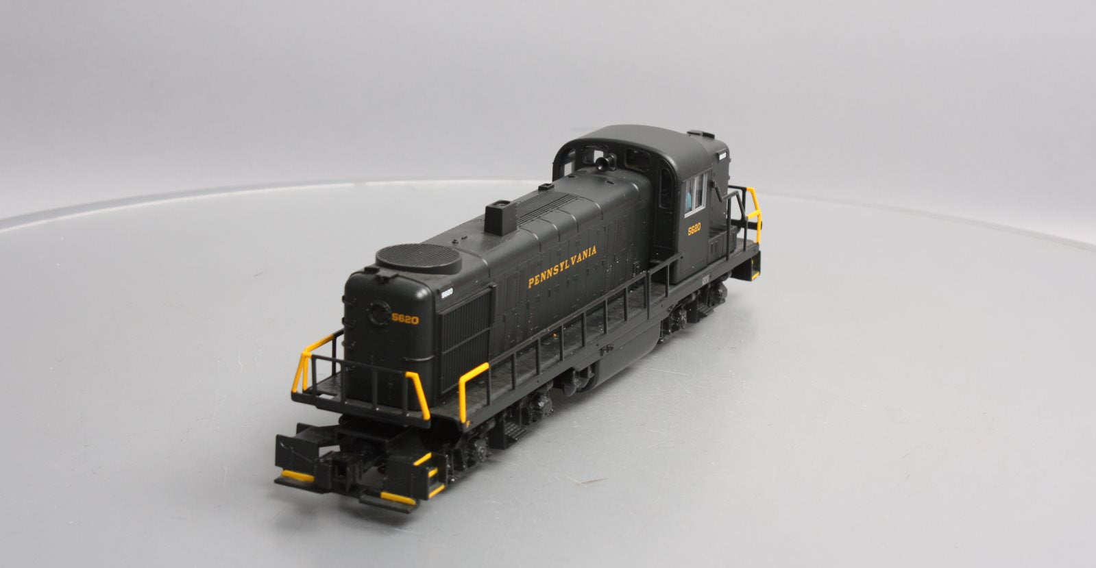Lionel 6-38816 Pennsylvania LionChief Plus RS-3 Diesel Locomotive #5620