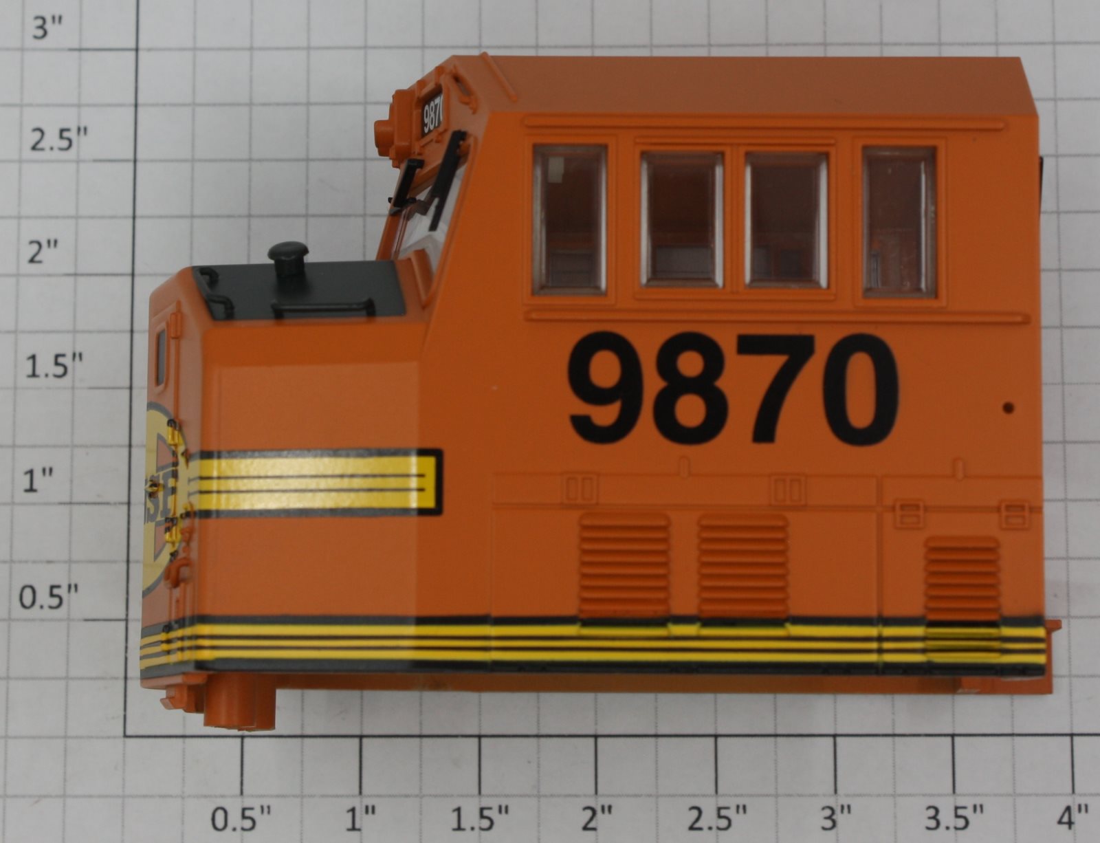 Lionel 18250-7 #9870 BNSF SD-70 Mac Cab Shell without Walkway
