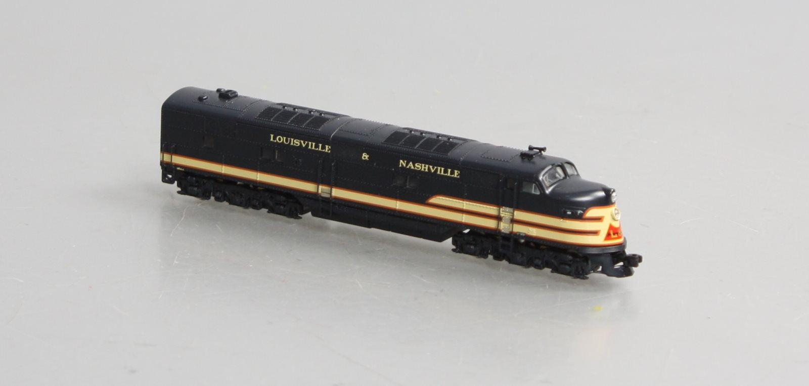 Broadway Limited 3306 N Louisville & Nashville EMD E6A Dual Headlight #454A