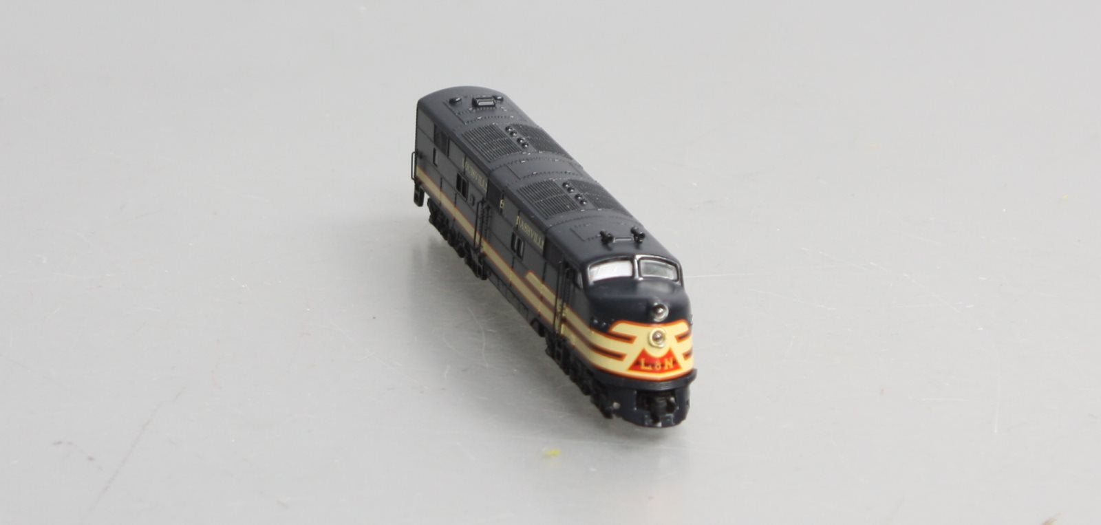 Broadway Limited 3306 N Louisville & Nashville EMD E6A Dual Headlight #454A