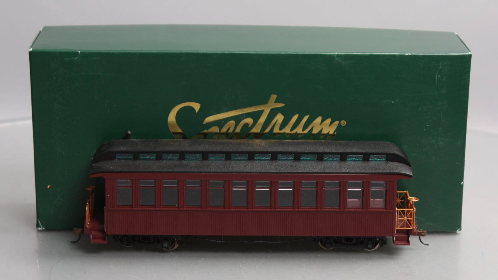 Bachmann 26298 On30 Painted & Unlettered Observation Car with Lighted Interior