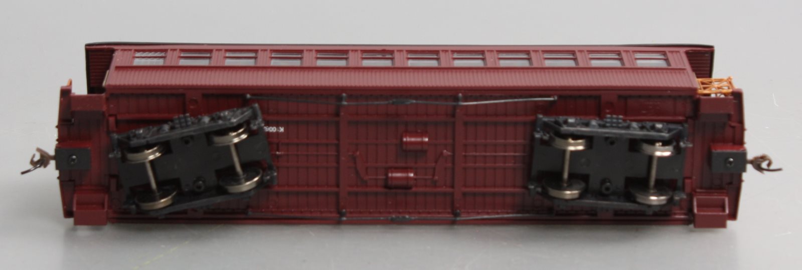 Bachmann 26298 On30 Painted & Unlettered Observation Car with Lighted Interior