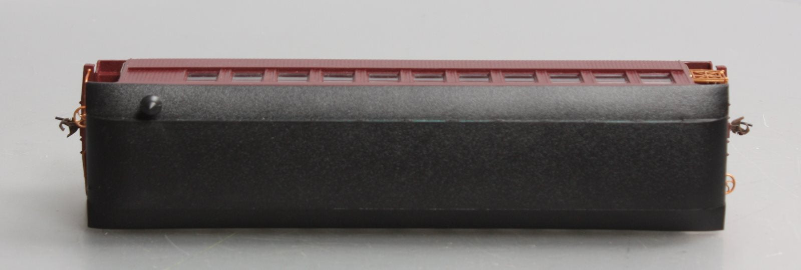 Bachmann 26298 On30 Painted & Unlettered Observation Car with Lighted Interior