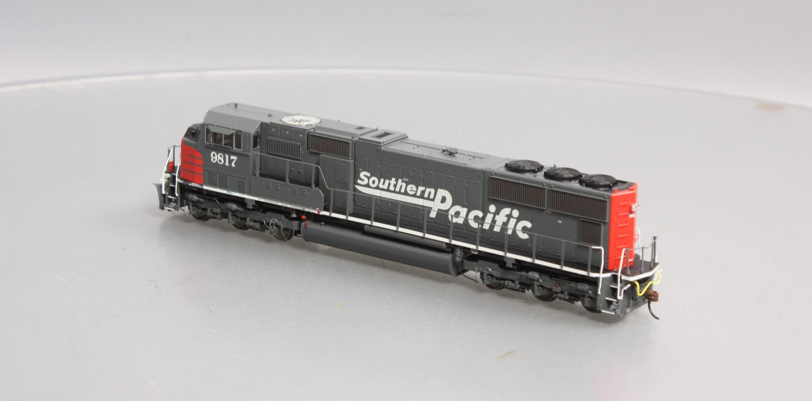 Athearn G70623 HO Southern Pacific SD70M Diesel Locomotive w/DCC & Sound #9817