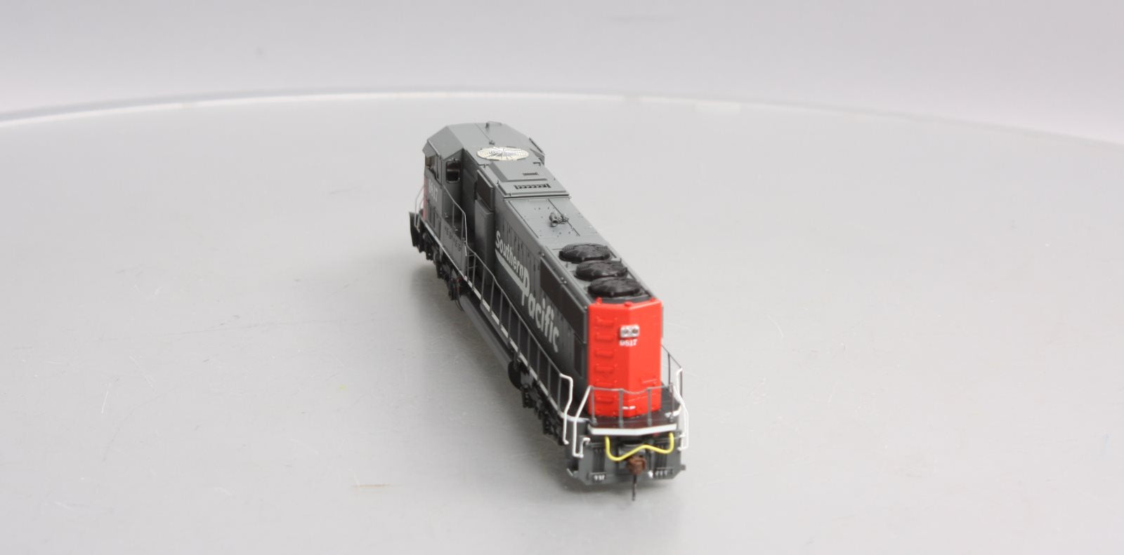 Athearn G70623 HO Southern Pacific SD70M Diesel Locomotive w/DCC & Sound #9817