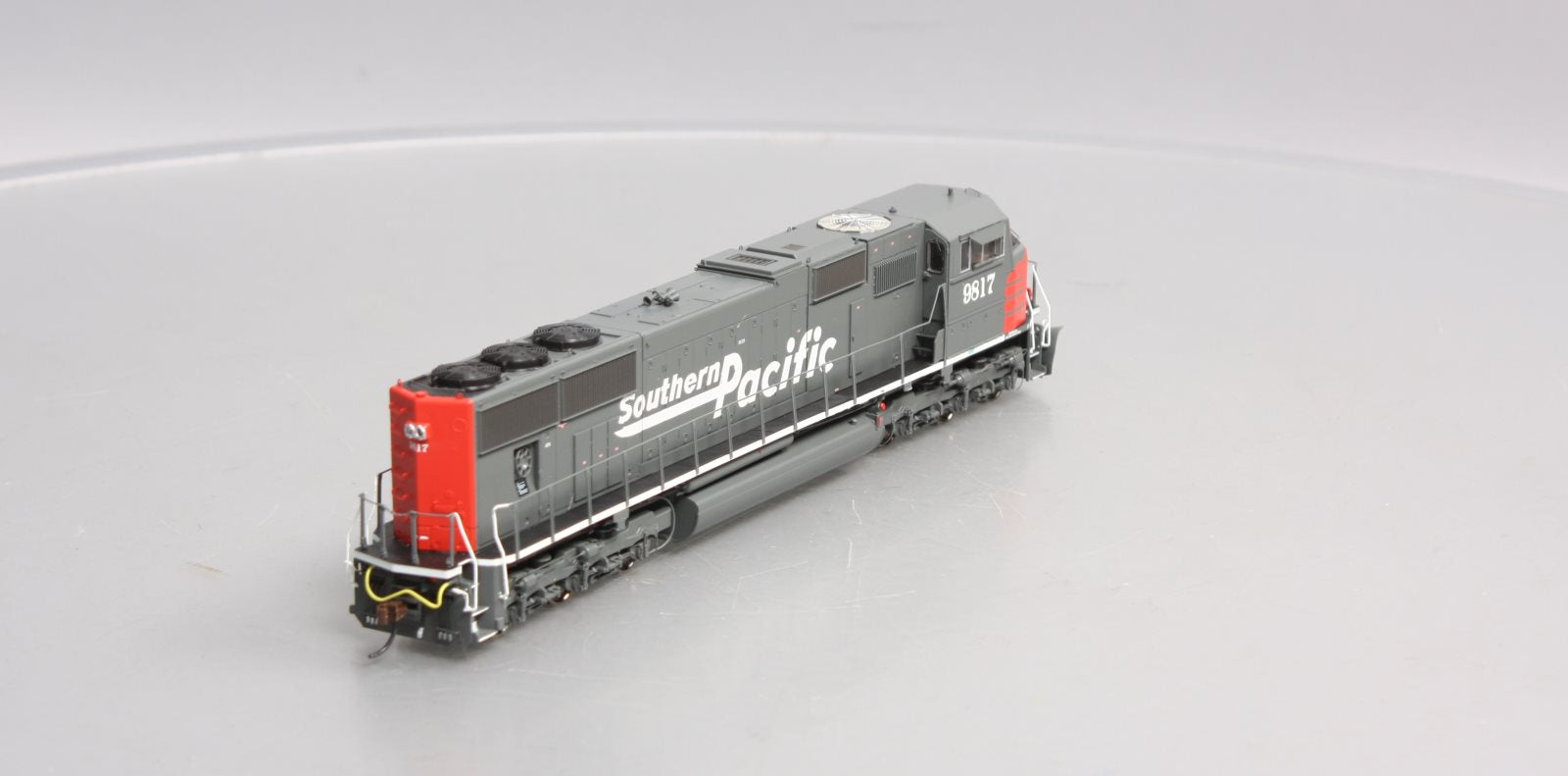 Athearn G70623 HO Southern Pacific SD70M Diesel Locomotive w/DCC & Sound #9817