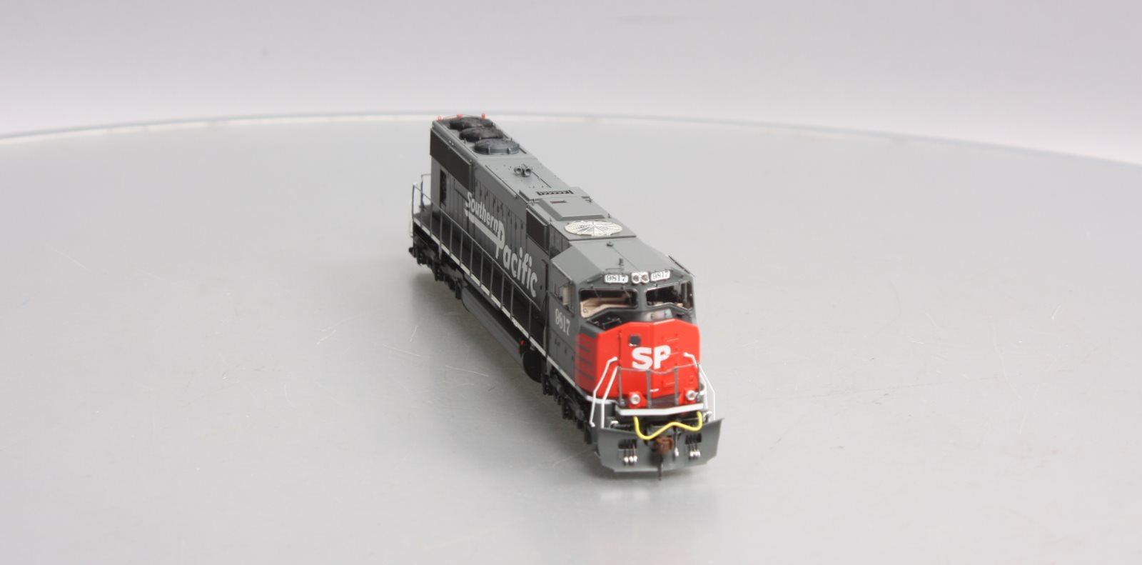Athearn G70623 HO Southern Pacific SD70M Diesel Locomotive w/DCC & Sound #9817