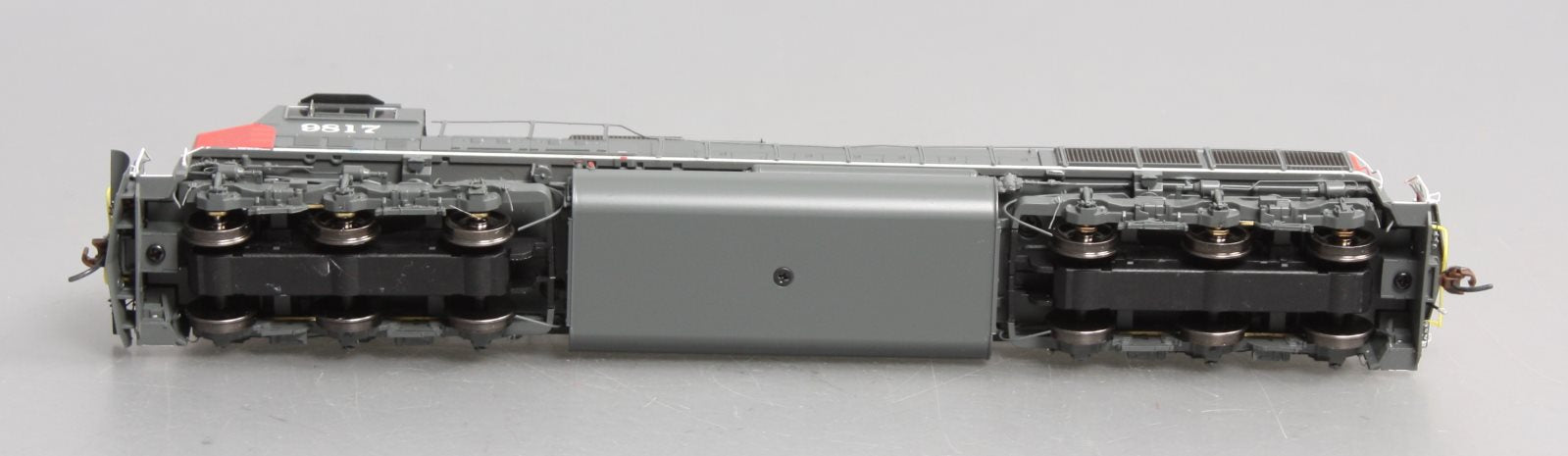 Athearn G70623 HO Southern Pacific SD70M Diesel Locomotive w/DCC & Sound #9817