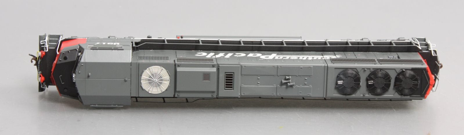Athearn G70623 HO Southern Pacific SD70M Diesel Locomotive w/DCC & Sound #9817
