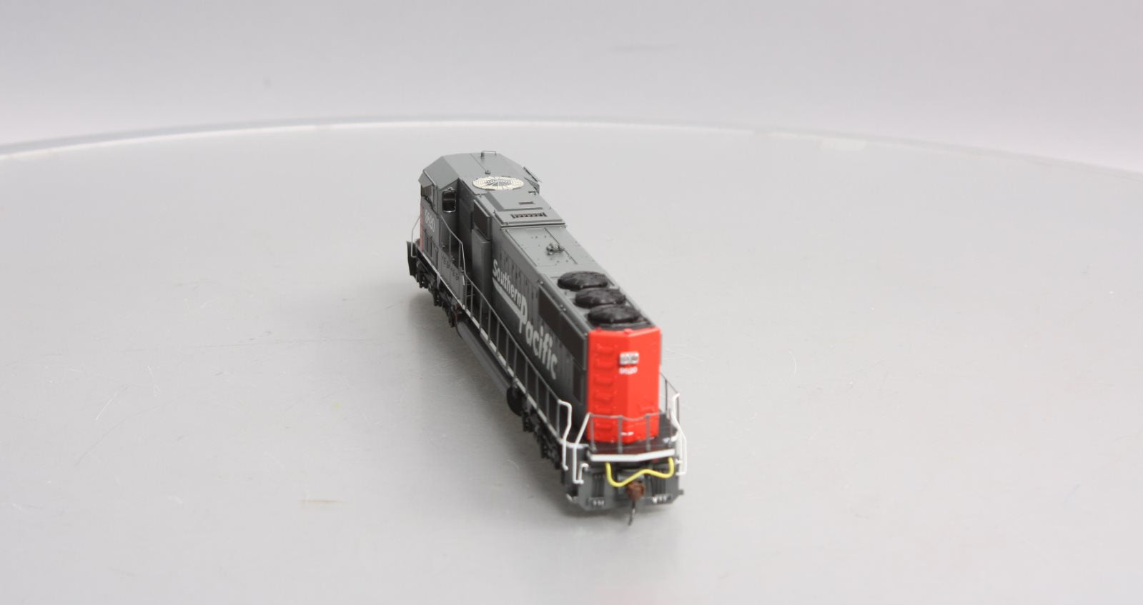 Athearn G70624 HO Southern Pacific SD70M Diesel Locomotive w/DCC & Sound #9820