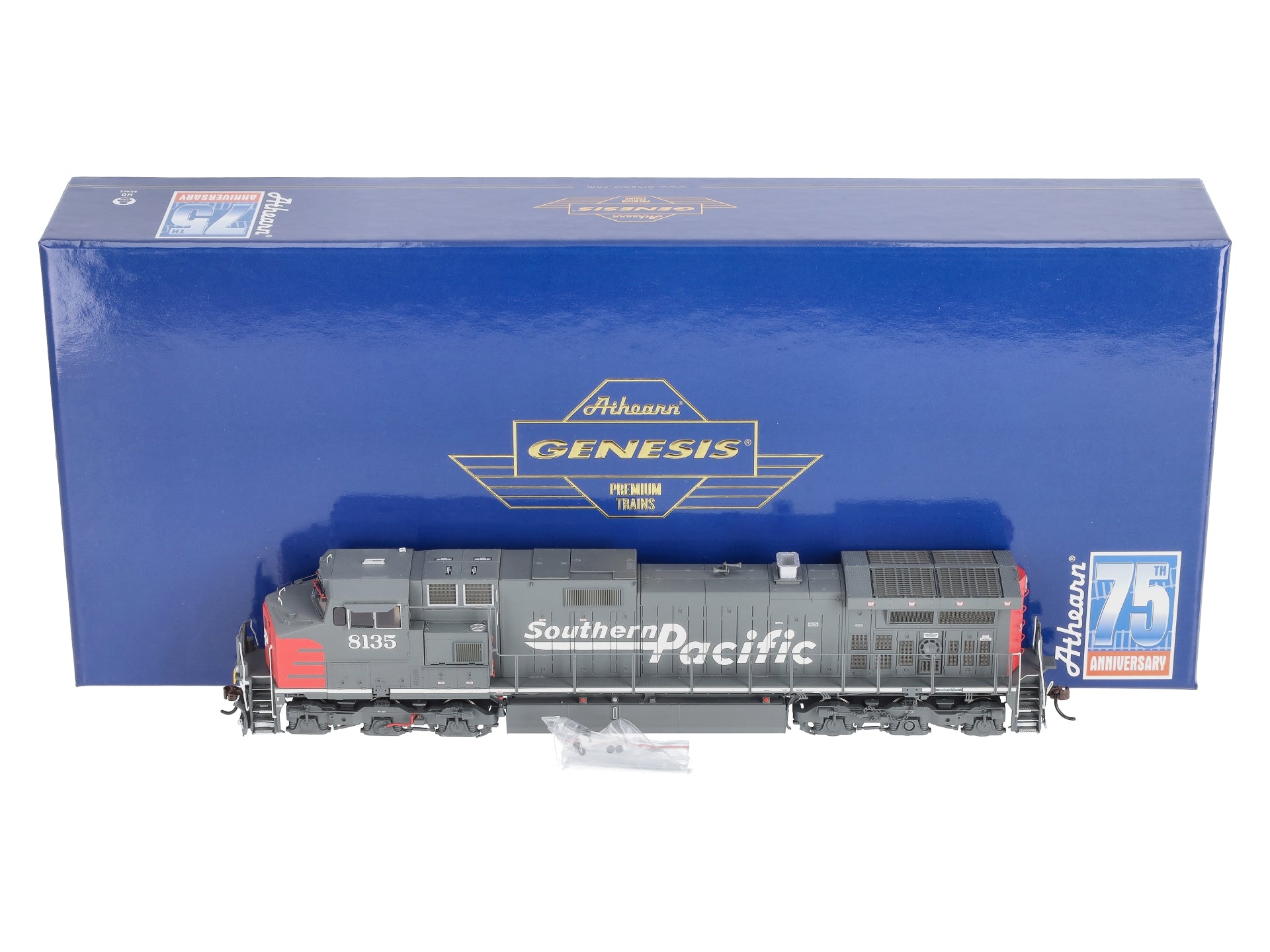Athearn G31641 HO SP G2 Dash 9-44CW Diesel Locomotive with DCC & Sound #8135