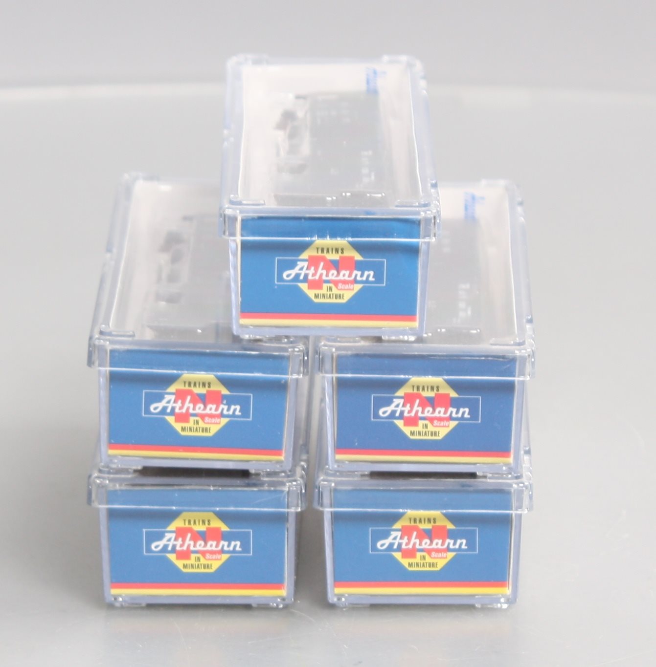 Athearn 11992 N Denver and Rio Grande Western 40' 3-Bay Ribbed Hopper #8 (5)