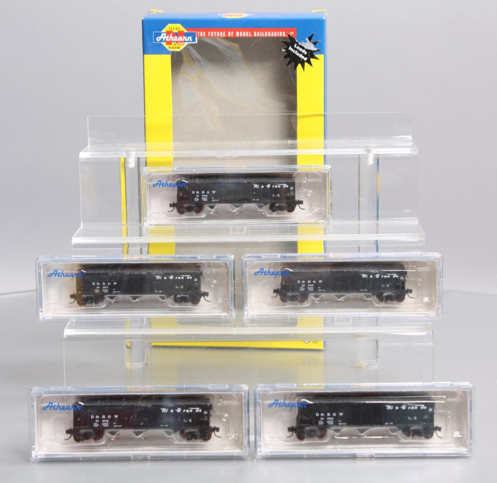 Athearn 11992 N Denver and Rio Grande Western 40' 3-Bay Ribbed Hopper #8 (5)