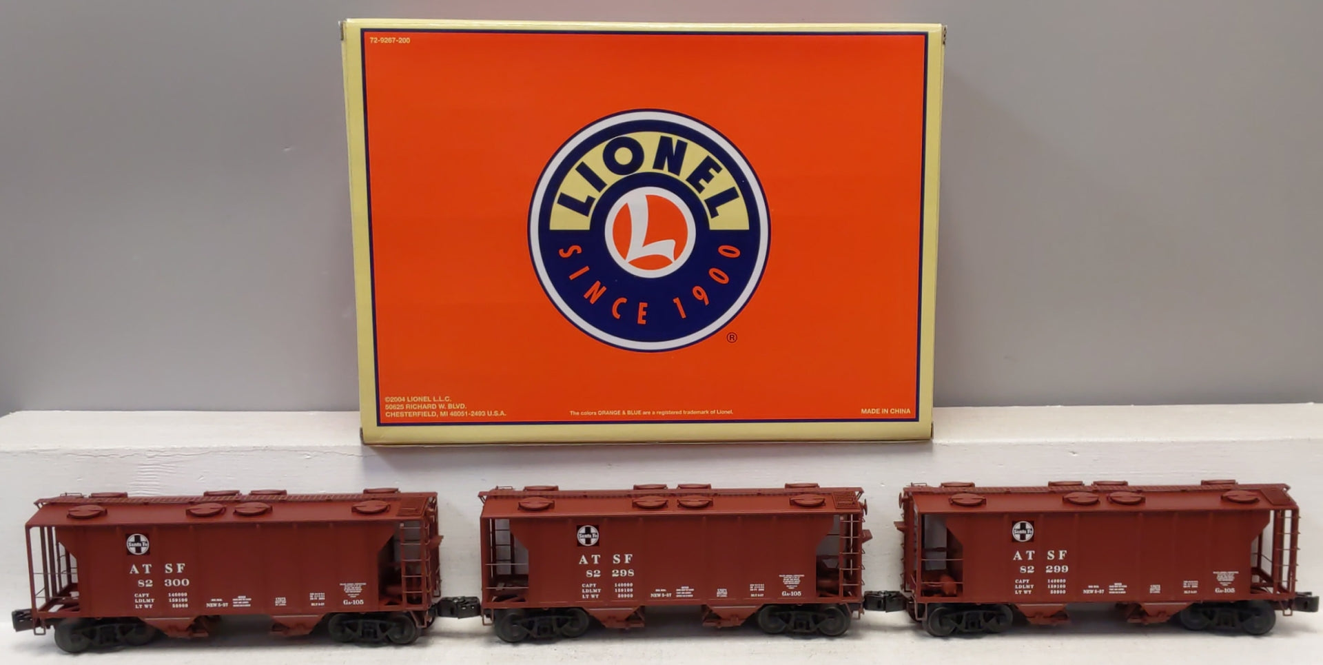 Lionel 6-11878 O Gauge Santa Fe PS-2 2-Bay Covered Hopper (Set of 3)
