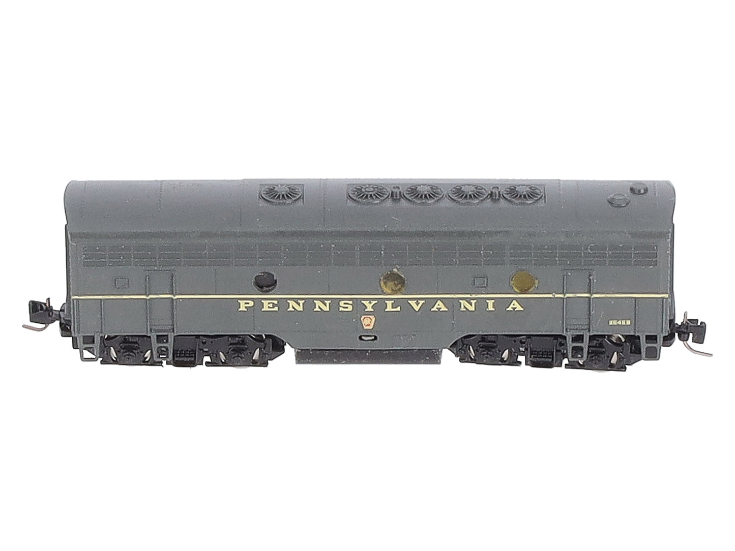 MicroTrains 98002090 Z Scale Pennsylvania Powered F7 B-Unit Locomotive