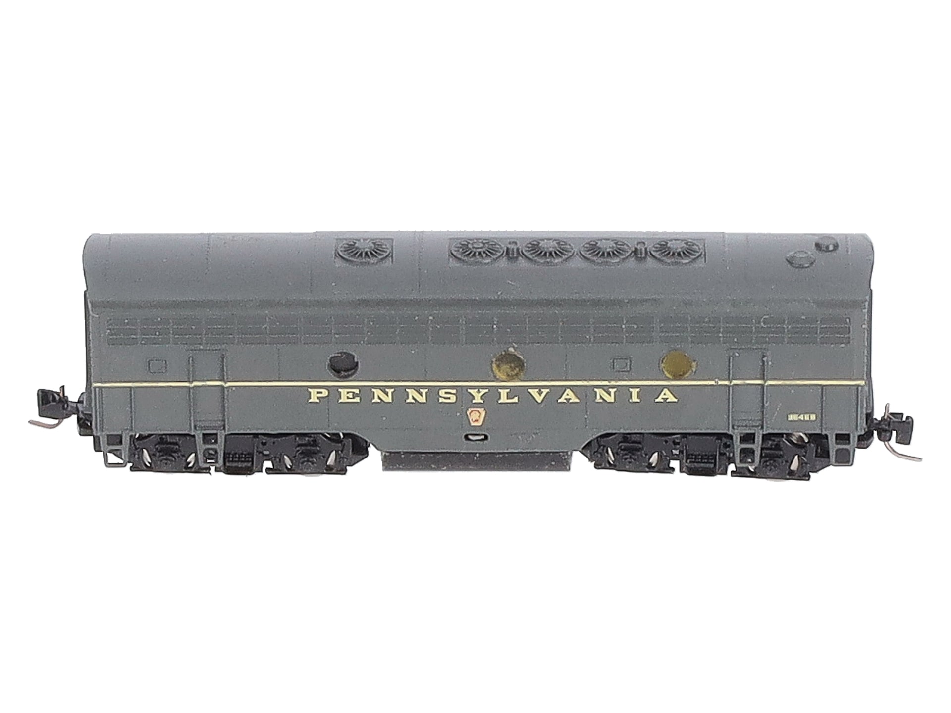 MicroTrains 98002090 Z Scale Pennsylvania Powered F7 B-Unit Locomotive