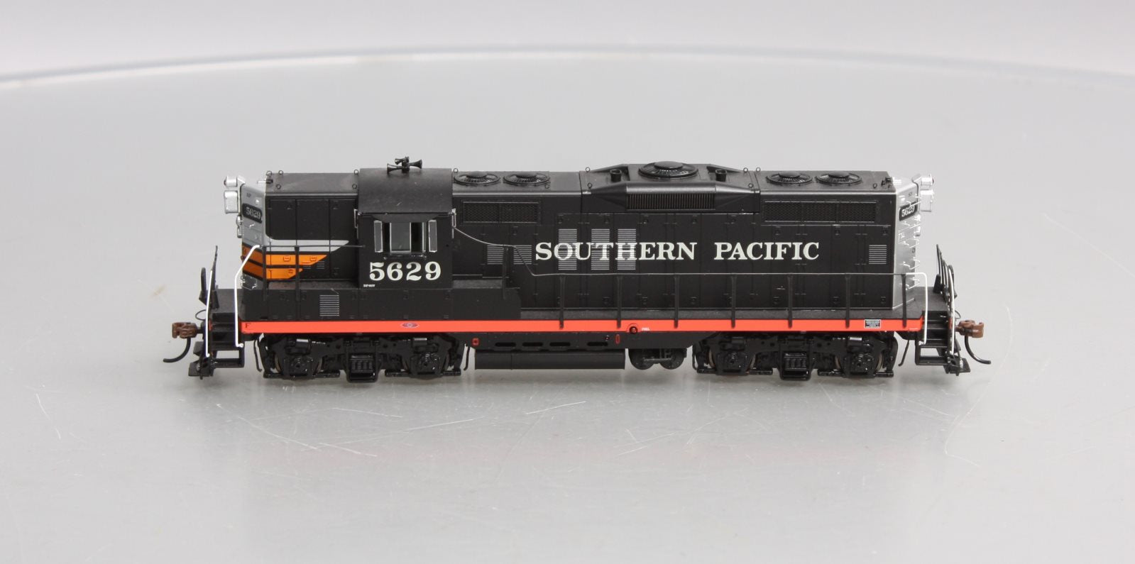 Athearn G78216 HO Southern Pacific GP9 Diesel Locomotive with Sound #5629