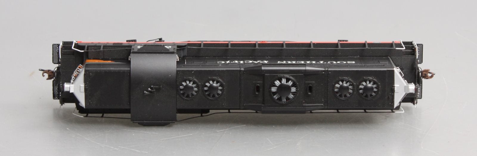 Athearn G78216 HO Southern Pacific GP9 Diesel Locomotive with Sound #5629