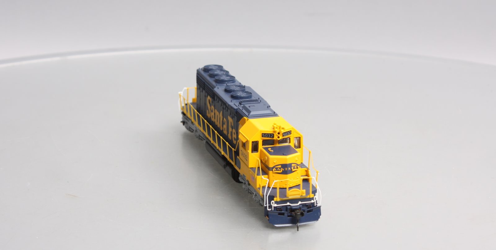 Broadway Limited 5000 HO Santa Fe EMD SD40-2 Low Hood with Sound & DCC #5032