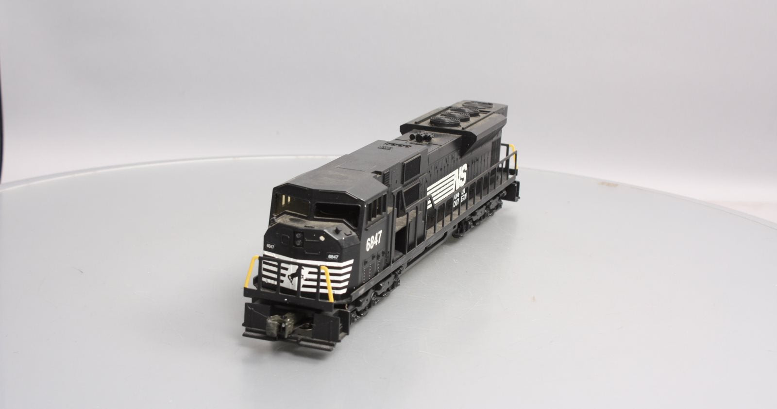 Williams SD9013 O Gauge Norfolk Southern Diesel Locomotive #6847 EX/Box