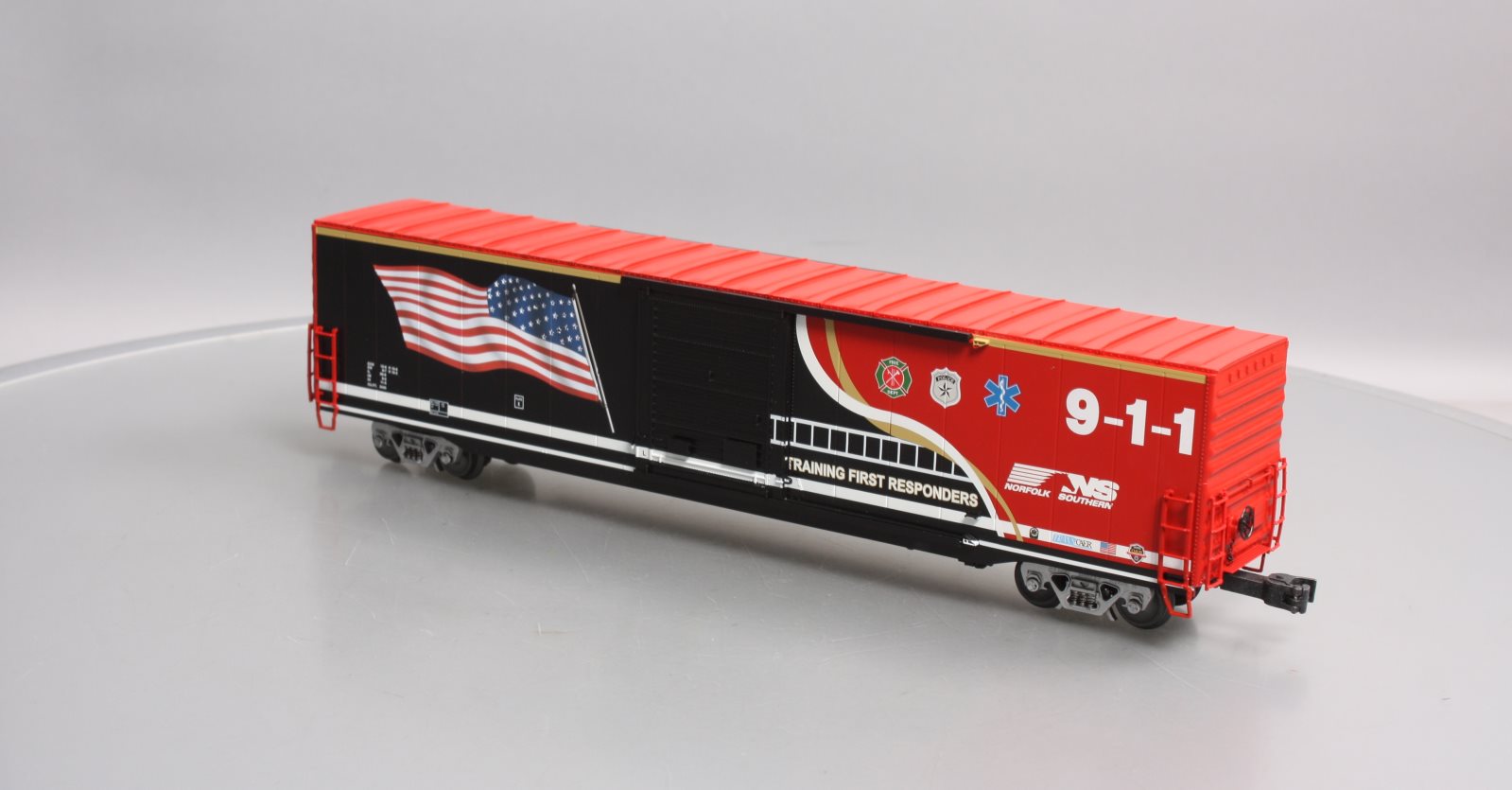 Lionel 2026350 O Gauge Norfolk Southern First Responders LED 60' Flag Boxcar