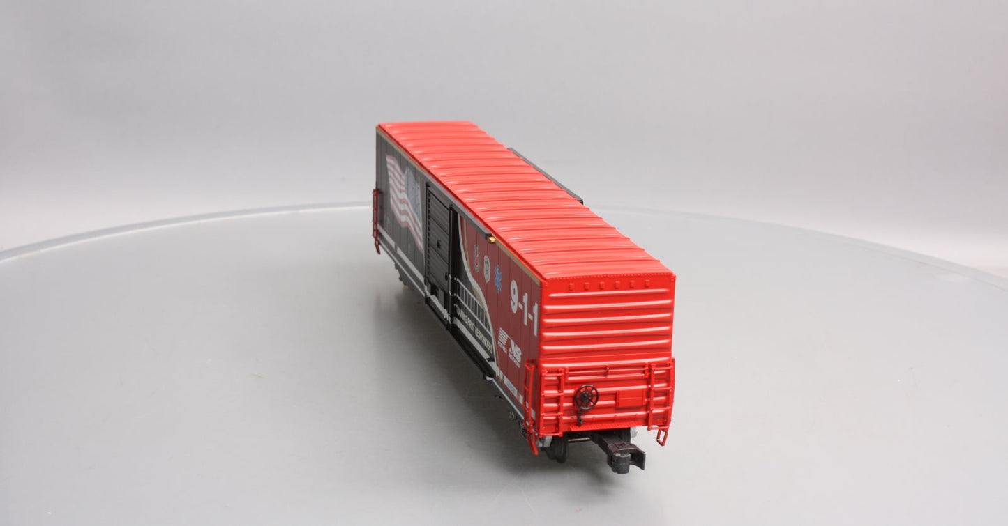 Lionel 2026350 O Gauge Norfolk Southern First Responders LED 60' Flag Boxcar