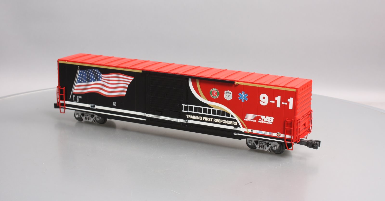 Lionel 2026350 O Gauge Norfolk Southern First Responders LED 60' Flag Boxcar