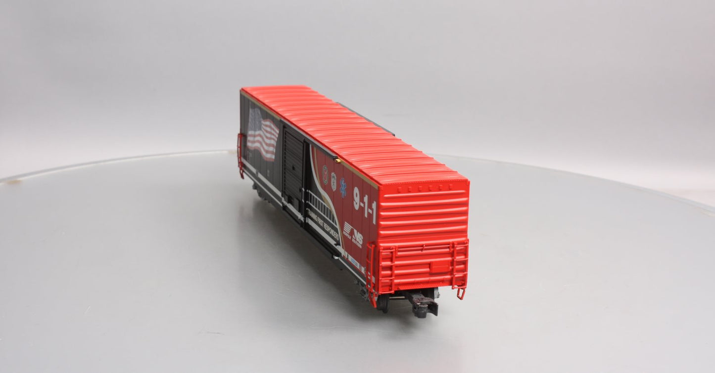 Lionel 2026350 O Gauge Norfolk Southern First Responders LED 60' Flag Boxcar