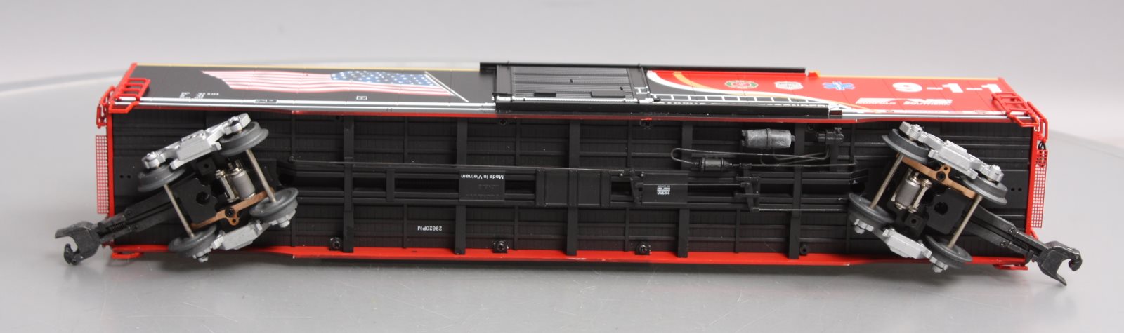 Lionel 2026350 O Gauge Norfolk Southern First Responders LED 60' Flag Boxcar