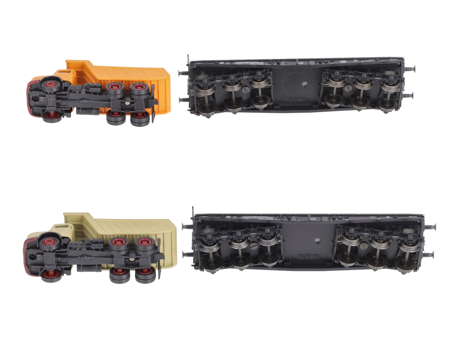 Marklin 48692 HO Scale Heavy Duty Flatcars w/Dump Trucks (Set Of 2) LN/Box