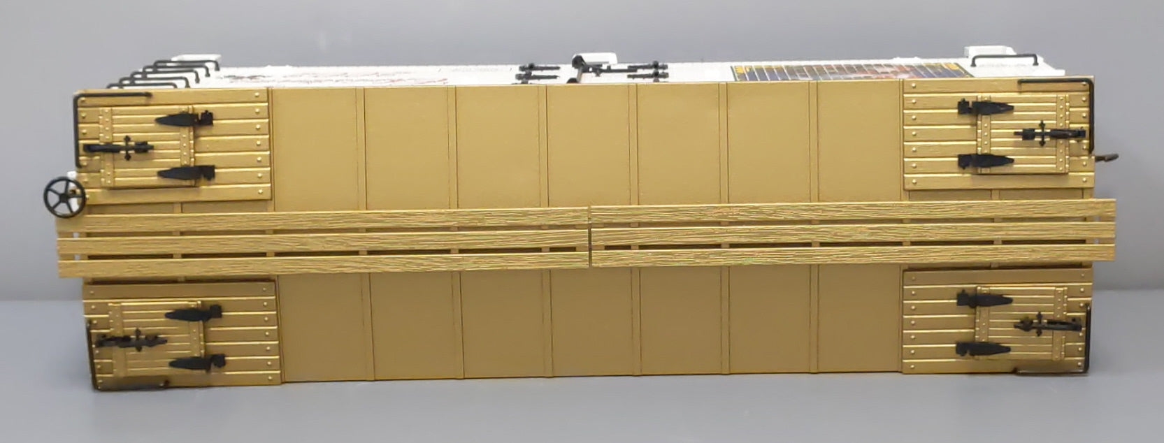 USA Trains R13020 G Scale Christmas 2002 Refrigerator Car LN/Box